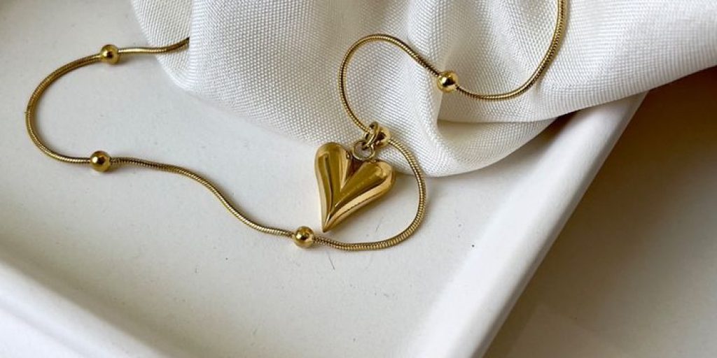Aphrodite Necklace